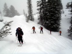 SKIALPINISTICK ELDORADO1.-3.2.2013 - tentokrt sp snn apokalypsa, Skvl parta na bjen akci, kde sice nebylo moc vidt a snhu napadlo 70 cm za dva dny, pardn jsme si to vichni uili. - fotografie 59