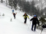 SKIALPINISTICK VKEND V KRKONOCH tentokrt ze PINDLU, Tak to byla opravdov zima! mrt novho snhu, vysok lavinovka 3-4, ale nladika v tmu bezvadn. Vyuili jsme pohostinnosti Martinovky a dali si KRNAPEM povolen trasy v dol Blho Labe a na Labs - fotografie 2