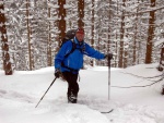 SKIALPINISTICK VKEND V KRKONOCH tentokrt ze PINDLU, Tak to byla opravdov zima! mrt novho snhu, vysok lavinovka 3-4, ale nladika v tmu bezvadn. Vyuili jsme pohostinnosti Martinovky a dali si KRNAPEM povolen trasy v dol Blho Labe a na Labs - fotografie 32