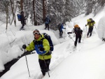 SKIALPINISTICK VKEND V KRKONOCH tentokrt ze PINDLU, Tak to byla opravdov zima! mrt novho snhu, vysok lavinovka 3-4, ale nladika v tmu bezvadn. Vyuili jsme pohostinnosti Martinovky a dali si KRNAPEM povolen trasy v dol Blho Labe a na Labs - fotografie 37