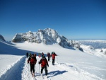 SKIALPY DACHSTEIN msto Silvretty - 2013, Prognza poas na Silvrettu byla tragick, a tak jsme vybrali nhradn een, kter slibovalo dobr poas. A POVEDLO SE! Dky Alponoi, bylo to asn! A to jak dky tmu, tak super chalup a musm - fotografie 73