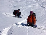 SKIALP ARNA RIEDINGTAL, Pes nepznivou pedpov jsme ulovili fantastick den a super zitky! Lyasky to bylo nron a zejmna nedln krusta byla vivn, ale kdy jsou v tmu dob lyai, nen co eit! - fotografie 82