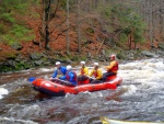 RAFTING JIZERA 29.4.2013, Krakono letos pout luxusn vodu a tak jsme si to podn uili! Velk vlny, peeje, dra a umpy, vlce prost ndhera. Nedln jzdy byly avnatj, ale v sobotu bylo zase tepleji. Fakt pardn  - fotografie 19