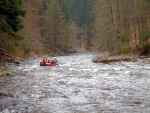 RAFTING JIZERA 29.4.2013, Krakono letos pout luxusn vodu a tak jsme si to podn uili! Velk vlny, peeje, dra a umpy, vlce prost ndhera. Nedln jzdy byly avnatj, ale v sobotu bylo zase tepleji. Fakt pardn  - fotografie 27