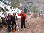 DACHSTEIN SKIALP - PRO OPRAVDOV DMY, Poas strailo a vypadalo, e nebude nic moc, ale nakonec jsme si to myslm vichni dost uili, vetn ochotnho Richarda (jeden z nejlepch chata co znm). - fotografie 3