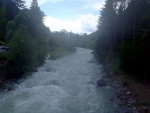 DIVOK RAFTING NA NOCE, ISARCU A PASIRIU, Velmi tepl poas tentokrt naavnilo tyto divok eky na opravdu megavodu. I Kdy jsme vymnili Isel za Mll vbec to nevadilo, Megavoda na Noce a pardn lucht na Pasiriu to dokonale vynahradili. - fotografie 77