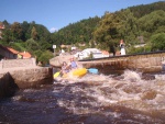 VLTAVA 4 DENN: VY BROD - ZLAT KORUNA, Ndhern poas, pohodov plavba, bjen parta, rum s kolou, Mochito, Krumlov, a ing. Pajda s De Pejrakem, no prost pardika! - fotografie 14