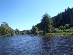 VLTAVA 4 DENN: VY BROD - ZLAT KORUNA, Ndhern poas, pohodov plavba, bjen parta, rum s kolou, Mochito, Krumlov, a ing. Pajda s De Pejrakem, no prost pardika! - fotografie 65