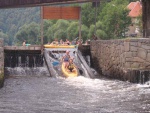 VLTAVA 4 DENN: VY BROD - ZLAT KORUNA, Ndhern poas, pohodov plavba, bjen parta, rum s kolou, Mochito, Krumlov, a ing. Pajda s De Pejrakem, no prost pardika! - fotografie 101