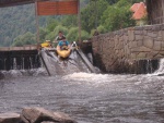 VLTAVA 4 DENN: VY BROD - ZLAT KORUNA, Ndhern poas, pohodov plavba, bjen parta, rum s kolou, Mochito, Krumlov, a ing. Pajda s De Pejrakem, no prost pardika! - fotografie 104