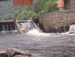 VLTAVA 4 DENN: VY BROD - ZLAT KORUNA, Ndhern poas, pohodov plavba, bjen parta, rum s kolou, Mochito, Krumlov, a ing. Pajda s De Pejrakem, no prost pardika! - fotografie 105