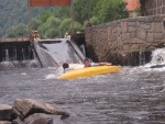 VLTAVA 4 DENN: VY BROD - ZLAT KORUNA, Ndhern poas, pohodov plavba, bjen parta, rum s kolou, Mochito, Krumlov, a ing. Pajda s De Pejrakem, no prost pardika! - fotografie 106