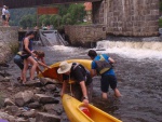 VLTAVA 4 DENN: VY BROD - ZLAT KORUNA, Ndhern poas, pohodov plavba, bjen parta, rum s kolou, Mochito, Krumlov, a ing. Pajda s De Pejrakem, no prost pardika! - fotografie 110