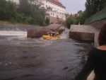 VLTAVA 4 DENN: VY BROD - ZLAT KORUNA, Ndhern poas, pohodov plavba, bjen parta, rum s kolou, Mochito, Krumlov, a ing. Pajda s De Pejrakem, no prost pardika! - fotografie 137