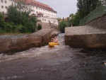 VLTAVA 4 DENN: VY BROD - ZLAT KORUNA, Ndhern poas, pohodov plavba, bjen parta, rum s kolou, Mochito, Krumlov, a ing. Pajda s De Pejrakem, no prost pardika! - fotografie 139