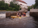 VLTAVA 4 DENN: VY BROD - ZLAT KORUNA, Ndhern poas, pohodov plavba, bjen parta, rum s kolou, Mochito, Krumlov, a ing. Pajda s De Pejrakem, no prost pardika! - fotografie 141