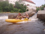 VLTAVA 4 DENN: VY BROD - ZLAT KORUNA, Ndhern poas, pohodov plavba, bjen parta, rum s kolou, Mochito, Krumlov, a ing. Pajda s De Pejrakem, no prost pardika! - fotografie 143