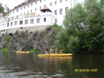 VLTAVA 4 DENN: VY BROD - ZLAT KORUNA, Ndhern poas, pohodov plavba, bjen parta, rum s kolou, Mochito, Krumlov, a ing. Pajda s De Pejrakem, no prost pardika! - fotografie 206