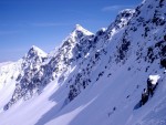 ROHE SKIALPARNA - prodlouen vkend na Slovensku, Tak takhle ideln podmnky se chytnou v Rohch jen vyjmen. Pes noc a -15 pes den azuro a teploty kolem 15 stupu. Snh sedl, lavinov situace vborn, severn svahy praan jih na msle. Pros - fotografie 37