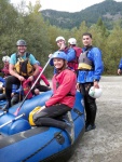 ADRENALIN RAFTING, Bjen a avnat ledovcov eka, podzimn a stle jet tepl slunce, skvl parta, prost pardn akcika. Pojete na Isel s nmi a mete si to ut tak. - fotografie 8