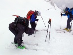 SKIALP ARENA RIEDINGTAL, Praan, sobotn hitparda slunce, presko ve 2.000 m - dky Michale, veern sauna, grilparty jako veee a nedln sice podmraen ale pesto vivn rochn v praanu po kolena... - fotografie 38