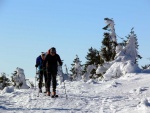 SKIALPINISTICK PECHOD KRKONO PES SN̎KU, Skialpinistick Krkonosk Haute route tentokrt nabdla fantastick poas, 4 ndhern try, cca 4.000 vkovch metr a 75 km na dlku. A pohostinnost vech navtvench mst pispla k super nlad - fotografie 19