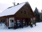 SKIALPINISTICK PECHOD KRKONO PES SN̎KU, Skialpinistick Krkonosk Haute route tentokrt nabdla fantastick poas, 4 ndhern try, cca 4.000 vkovch metr a 75 km na dlku. A pohostinnost vech navtvench mst pispla k super nlad - fotografie 50