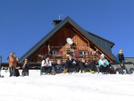 DACHSTEIN LADIES - AKCE PRO MIL DMY SKIALPINISTKY, Prvn ron akce svedl dohromady prima partu. Poas plo, kvika byla i teplo na chalup a navc i asn vkony, co dodat, za rok se dmy pidejte i vy! - fotografie 5