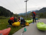 1. leton KAJAK KEMP TEICHL + STEYR, Je to moc dobr zat na podn vod a kdy tomu pidte eskymovn, bjenou partiku, a zapomenete na hokej, tak je to vechno oukej :-) - fotografie 3