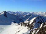 PODZIMN ROZLYOVN 2015 - STUBAI a PITZTAL, Tak u to nakopvme a sezona bude podle veho super. asnu, jak se nkte od loska zlepili, jen tak dl kamardi! A ostatn, co byli letos poprv, maj slun nalpnuto. Z lyovn vichni pobral - fotografie 1