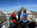 PODZIMN ROZLYOVN 2015 - STUBAI a PITZTAL, Tak u to nakopvme a sezona bude podle veho super. asnu, jak se nkte od loska zlepili, jen tak dl kamardi! A ostatn, co byli letos poprv, maj slun nalpnuto. Z lyovn vichni pobral - fotografie 6