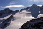 PODZIMN ROZLYOVN 2015 - STUBAI a PITZTAL, Tak u to nakopvme a sezona bude podle veho super. asnu, jak se nkte od loska zlepili, jen tak dl kamardi! A ostatn, co byli letos poprv, maj slun nalpnuto. Z lyovn vichni pobral - fotografie 7