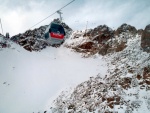 PODZIMN ROZLYOVN 2015 - PITZTAL, Pedpov slibovala humus prvn kategorie, a nm dvala tuit, e se veze praan. A taky e jo, nejlep lyovn je prost na praanu a my ho mli nadlno pardn. V nedli kdo mohl vythnul XXL ly - fotografie 4