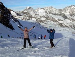 PODZIMN ROZLYOVN 2015 - STUBAI, Skvl snhov podmnky, bjen pjemn poas a pedevm tvrd prce vech astnk... Veern pohoda s lahvinkou sektu (oslava Mrovch narozenin), a druh den odn porce lyovn a zlepen.  - fotografie 10