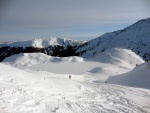 PRAANOV ELDORADO V KITZBHLSKCH ALPCH, Nakydalo jaksepat, a tak radost z pojezdu v praanu nm troku kalilo sobotn poasko. Ale nedln slunen tra s dvojm vstupem a sjezdem nadchla vechny. - fotografie 12