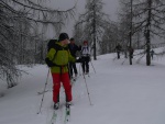 TOTES GEBIRGE Z TAUPLITZ, U dopedu byla pedpov jasn: mlha a teplo. Na hory se vak vichni tili a tak si i tak uili. Mlha, snen, lavinoka... no veer pak sauna a prav esk Plze. ekali jsme na slunce u od brzk - fotografie 9