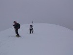 TOTES GEBIRGE Z TAUPLITZ, U dopedu byla pedpov jasn: mlha a teplo. Na hory se vak vichni tili a tak si i tak uili. Mlha, snen, lavinoka... no veer pak sauna a prav esk Plze. ekali jsme na slunce u od brzk - fotografie 15