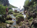 RAFTING ZA VINETUEM - Vbr ndhernch ek balknu, Leton lehk nad stavy vytvoili ndhernou kulisu tchto pardnch ek... Kdo zn, ten v, a kdo nezn... a pozn.. - fotografie 7