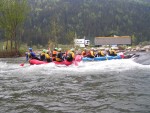 Perly alpskch ek - kvten 2006, Jeden z nejoblbenjch raftovch zjezd do Rakouska a Slovinska opt nezklamal. Krsn poas, tuln kemp a tyrkysov, kilov ist voda s kulisou vpencovch tt Alp. - fotografie 10