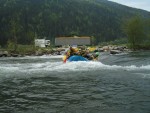 Perly alpskch ek - kvten 2006, Jeden z nejoblbenjch raftovch zjezd do Rakouska a Slovinska opt nezklamal. Krsn poas, tuln kemp a tyrkysov, kilov ist voda s kulisou vpencovch tt Alp. - fotografie 11