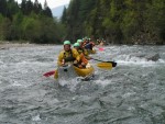 Perly alpskch ek - kvten 2006, Jeden z nejoblbenjch raftovch zjezd do Rakouska a Slovinska opt nezklamal. Krsn poas, tuln kemp a tyrkysov, kilov ist voda s kulisou vpencovch tt Alp. - fotografie 25