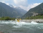 Perly alpskch ek - kvten 2006, Jeden z nejoblbenjch raftovch zjezd do Rakouska a Slovinska opt nezklamal. Krsn poas, tuln kemp a tyrkysov, kilov ist voda s kulisou vpencovch tt Alp. - fotografie 57