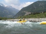 Perly alpskch ek - kvten 2006, Jeden z nejoblbenjch raftovch zjezd do Rakouska a Slovinska opt nezklamal. Krsn poas, tuln kemp a tyrkysov, kilov ist voda s kulisou vpencovch tt Alp. - fotografie 59