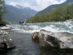 Perly alpskch ek - kvten 2006, Jeden z nejoblbenjch raftovch zjezd do Rakouska a Slovinska opt nezklamal. Krsn poas, tuln kemp a tyrkysov, kilov ist voda s kulisou vpencovch tt Alp. - fotografie 93