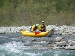 Perly alpskch ek - kvten 2006, Jeden z nejoblbenjch raftovch zjezd do Rakouska a Slovinska opt nezklamal. Krsn poas, tuln kemp a tyrkysov, kilov ist voda s kulisou vpencovch tt Alp. - fotografie 103