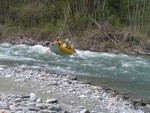 Perly alpskch ek - kvten 2006, Jeden z nejoblbenjch raftovch zjezd do Rakouska a Slovinska opt nezklamal. Krsn poas, tuln kemp a tyrkysov, kilov ist voda s kulisou vpencovch tt Alp. - fotografie 105