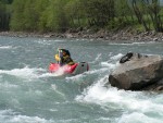 Perly alpskch ek - kvten 2006, Jeden z nejoblbenjch raftovch zjezd do Rakouska a Slovinska opt nezklamal. Krsn poas, tuln kemp a tyrkysov, kilov ist voda s kulisou vpencovch tt Alp. - fotografie 116