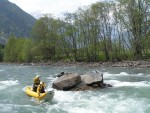 Perly alpskch ek - kvten 2006, Jeden z nejoblbenjch raftovch zjezd do Rakouska a Slovinska opt nezklamal. Krsn poas, tuln kemp a tyrkysov, kilov ist voda s kulisou vpencovch tt Alp. - fotografie 119