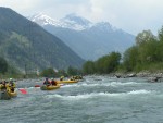 Perly alpskch ek - kvten 2006, Jeden z nejoblbenjch raftovch zjezd do Rakouska a Slovinska opt nezklamal. Krsn poas, tuln kemp a tyrkysov, kilov ist voda s kulisou vpencovch tt Alp. - fotografie 127