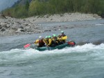 Perly alpskch ek - kvten 2006, Jeden z nejoblbenjch raftovch zjezd do Rakouska a Slovinska opt nezklamal. Krsn poas, tuln kemp a tyrkysov, kilov ist voda s kulisou vpencovch tt Alp. - fotografie 129